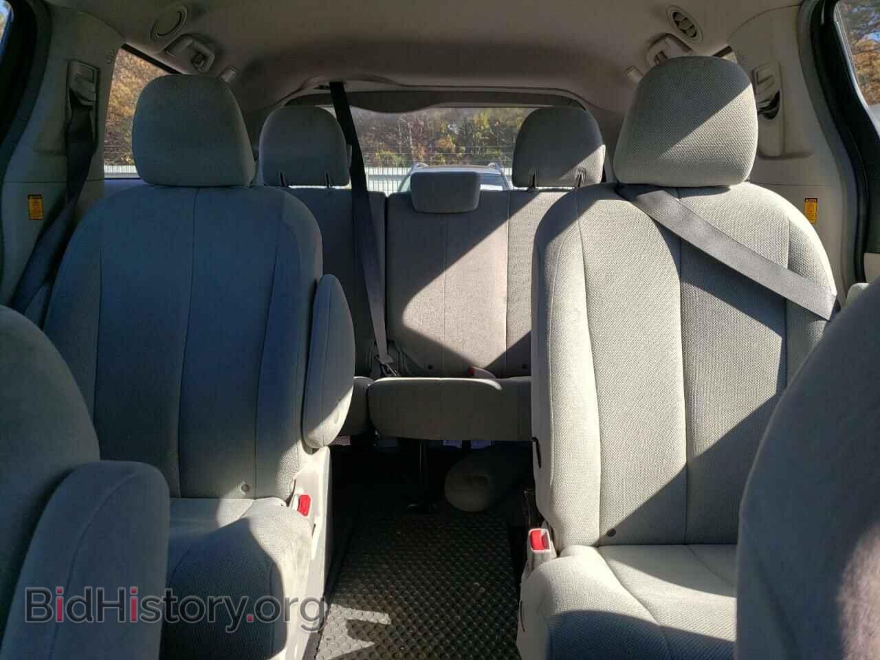 2011 TOYOTA All Models - VIN: 5TDZK3DC8BS048692 - Фото 10