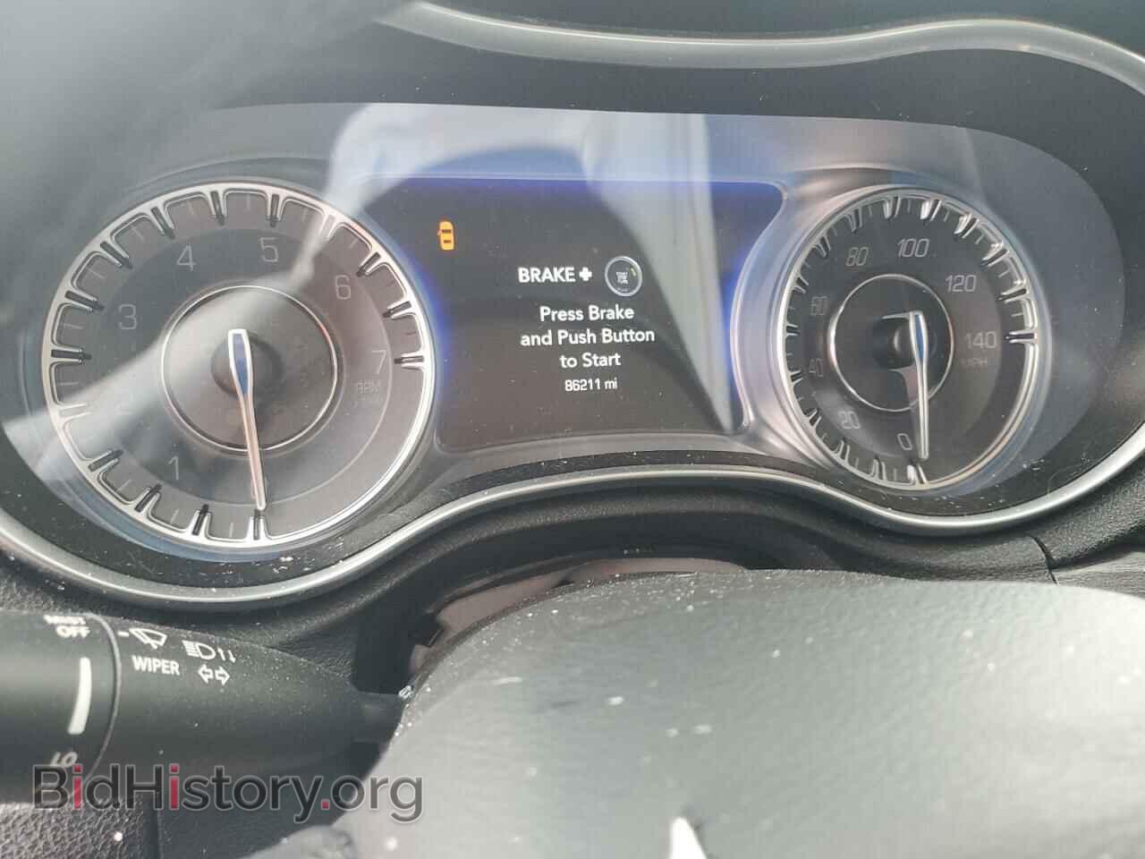2018 CHRYSLER 300 - VIN: 2C3CCAAG0JH281854 - Фото 9