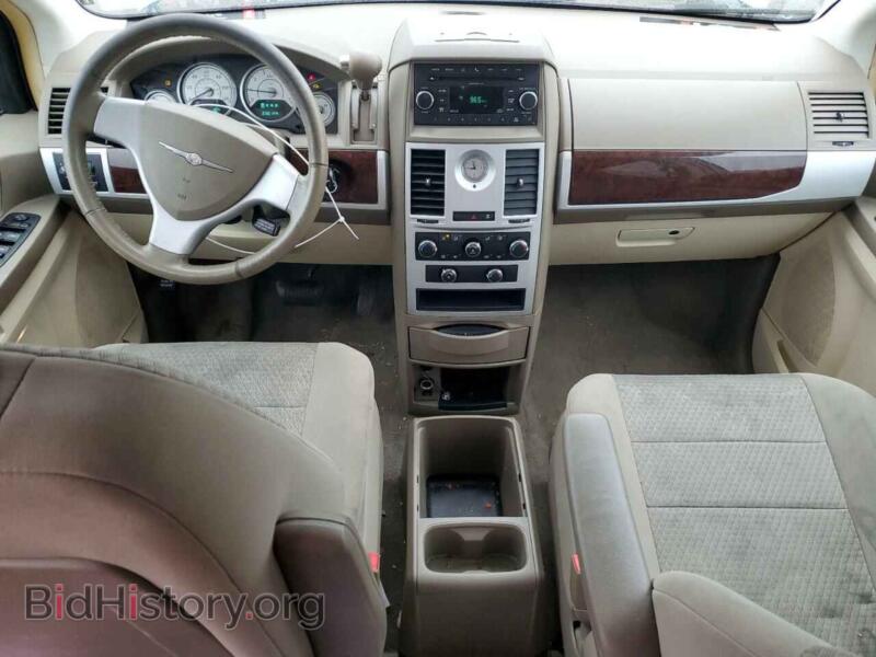 2010 Chrysler MINIVAN (VIN 2A4RR5D16AR266752) — photo 8 of 12