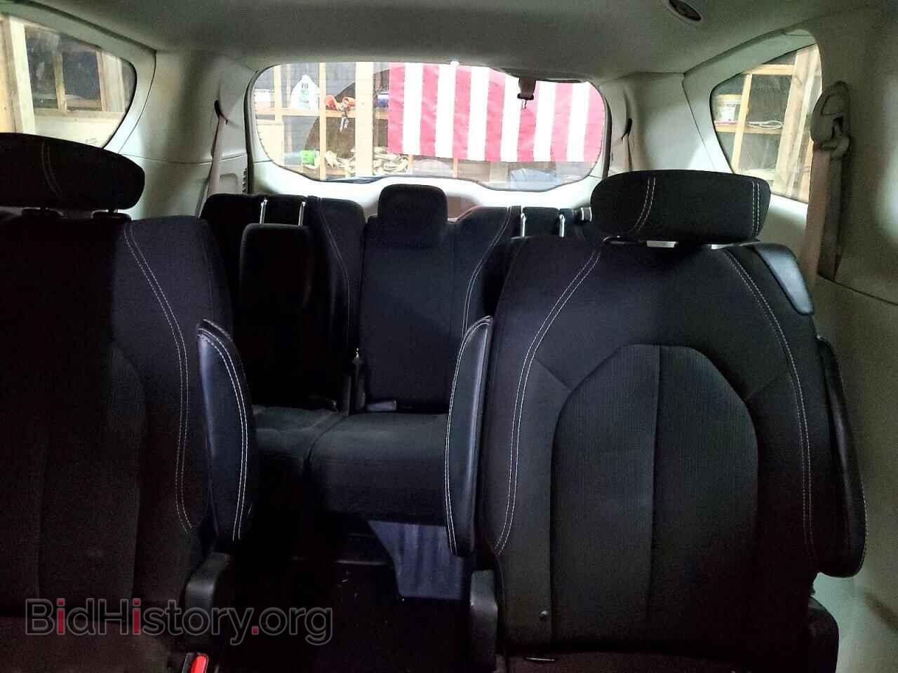 2023 Chrysler MINIVAN (VIN 2C4RC1CGXPR512006) — photo 10 of 14