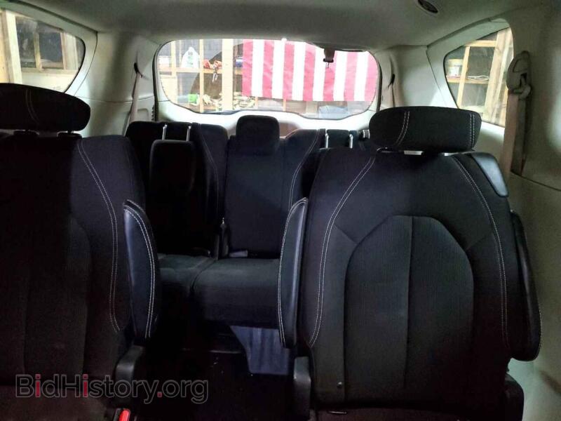2023 Chrysler MINIVAN (VIN 2C4RC1CGXPR512006) — photo 10 of 14