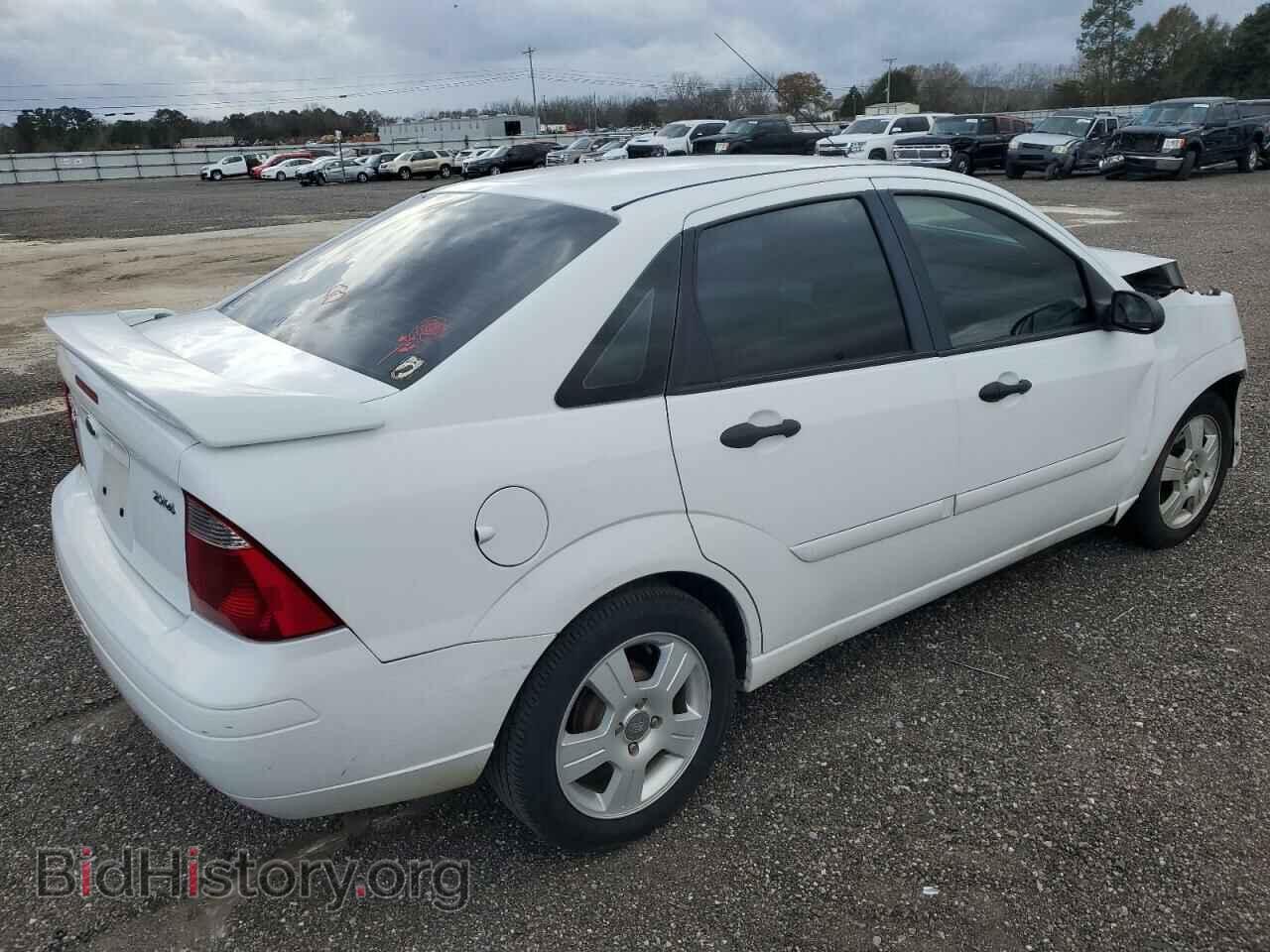 2006 FORD FOCUS - VIN: 1FAFP34NX6W254727 - Фото 3
