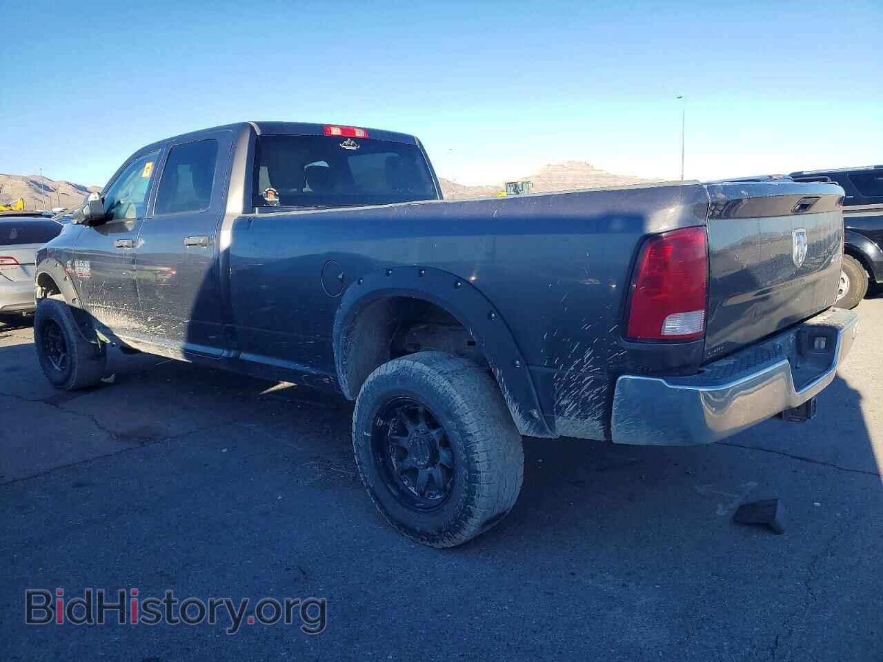 2018 RAM All Models - VIN: 3C6UR5HL0JG261183 - Photo 2