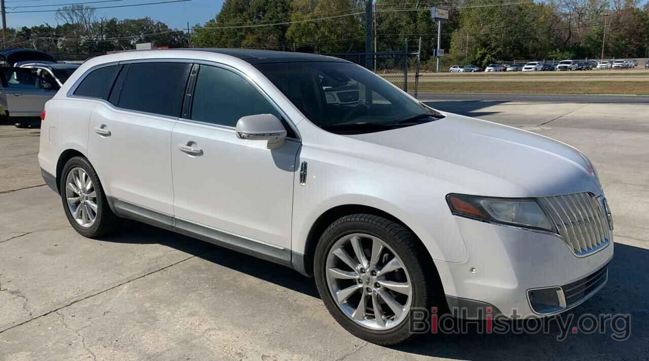 Photo 2LMHJ5AT1ABJ06754 - LINCOLN MKT 2010