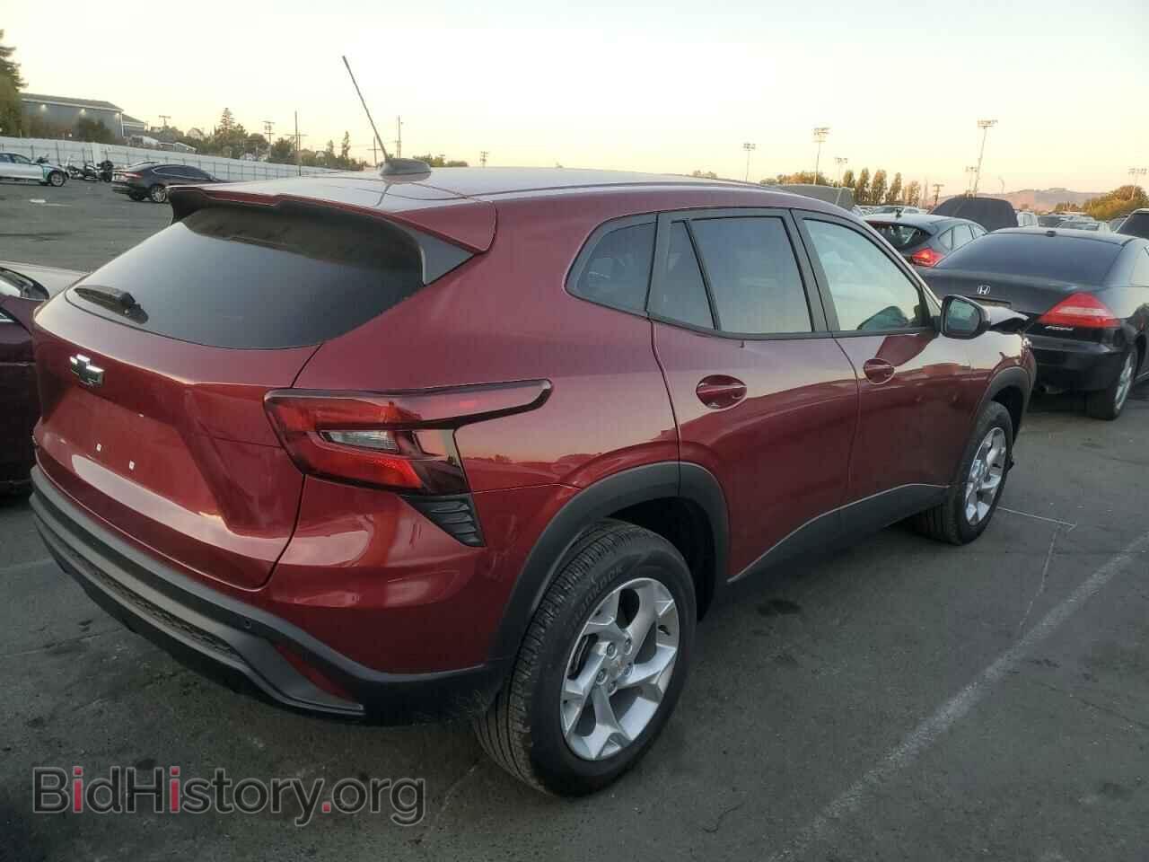 2024 CHEVROLET TRAX - VIN: KL77LFE29RC243348 - Фото 3