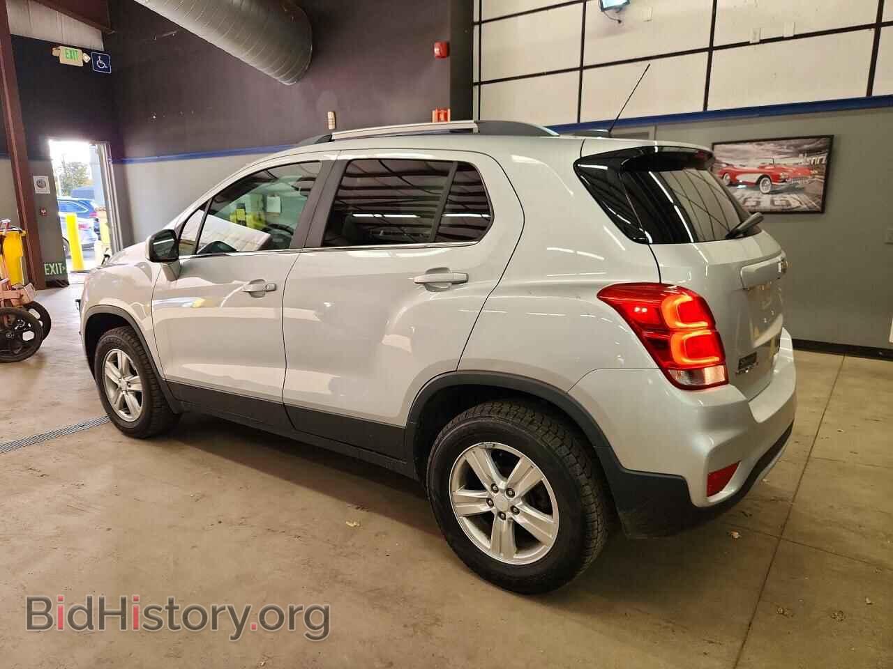 2017 CHEVROLET TRAX - VIN: 3GNCJPSB5HL175996 - Photo 2