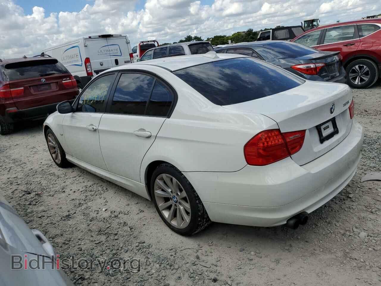 2011 BMW 3 SERIES - VIN: WBAPH7C59BE852101 - Фото 2