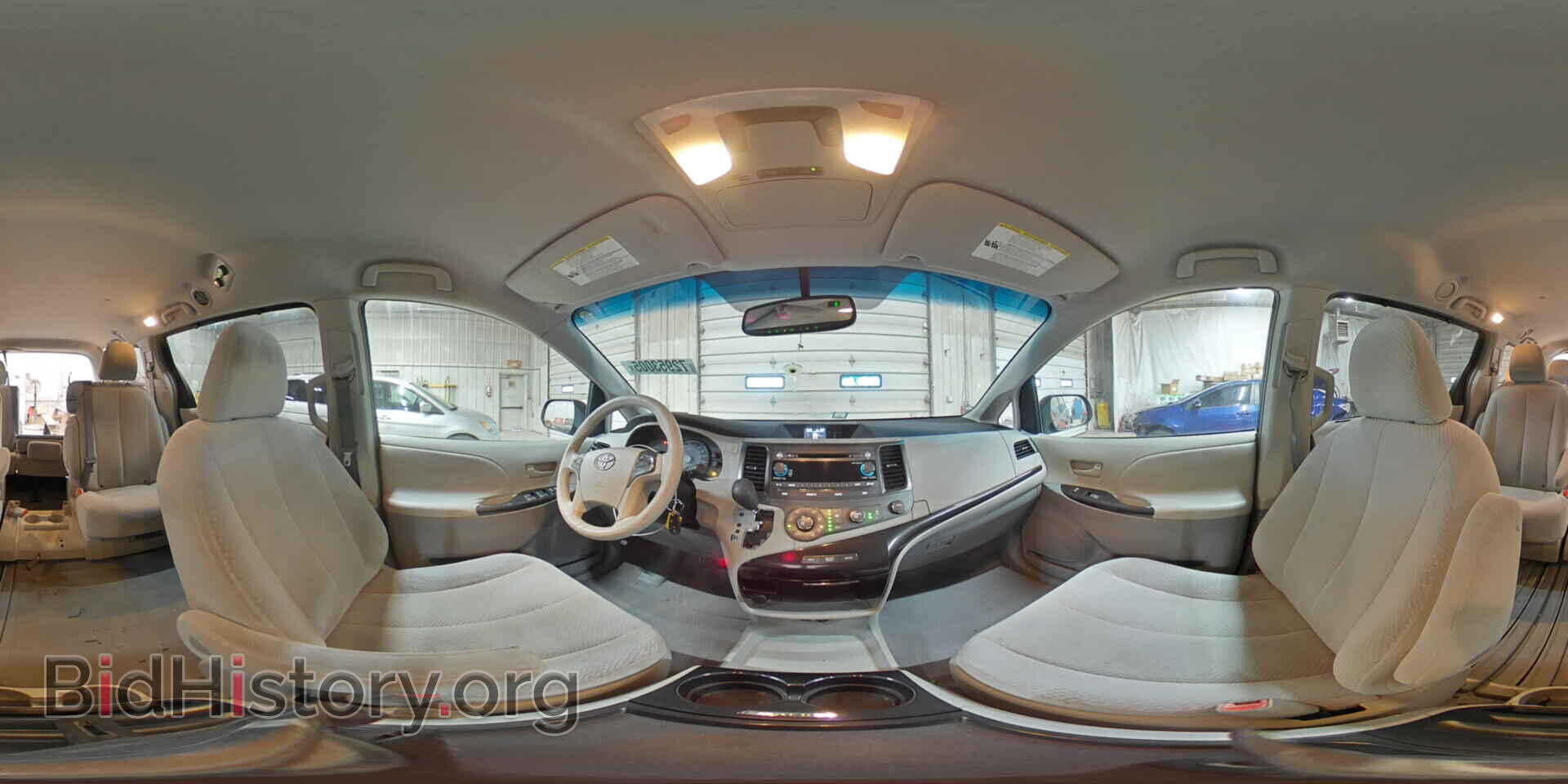 2011 TOYOTA All Models - VIN: 5TDKK3DC2BS092382 - Фото 16