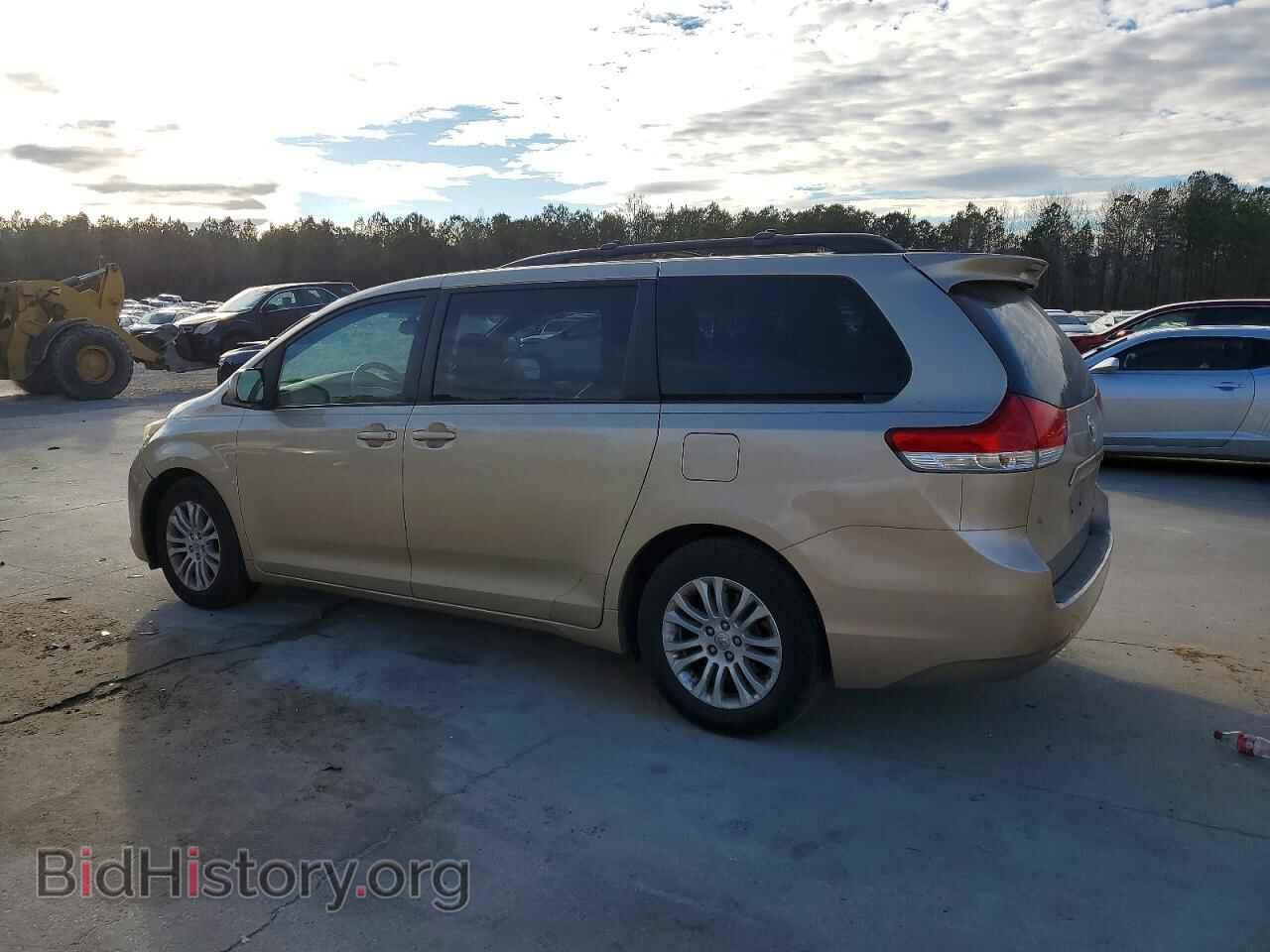 2012 TOYOTA All Models - VIN: 5TDYK3DC5CS255490 - Фото 2
