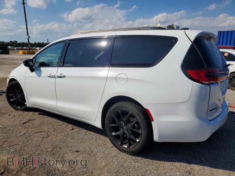 2025 Chrysler PACIFICA (VIN 2C4RC1GG3SR547716) — photo 2 of 13