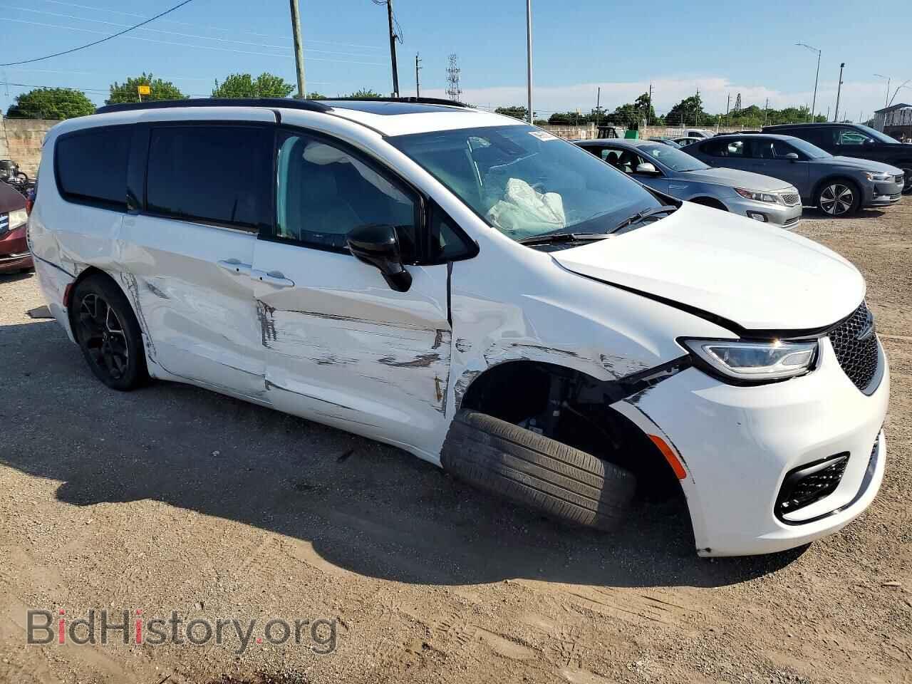 2025 Chrysler PACIFICA (VIN 2C4RC1GG3SR547716) — photo 4 of 13