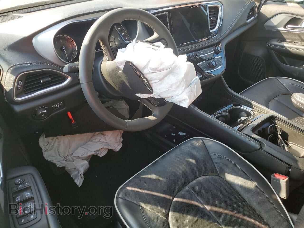 2025 Chrysler PACIFICA (VIN 2C4RC1GG3SR547716) — photo 8 of 13