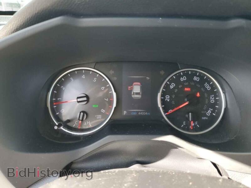 2019 Toyota RAV4 (VIN JTMP1RFV6KJ005607) — photo 9 of 13