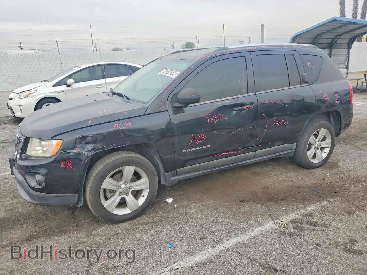 Photo 1J4NF1FB3BD154694 - JEEP COMPASS 2011