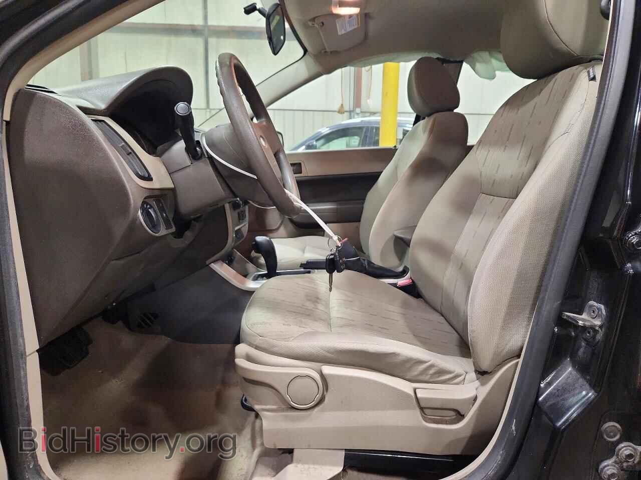 2010 Ford FOCUS (VIN 1FAHP3FN9AW238260) — photo 7 of 12