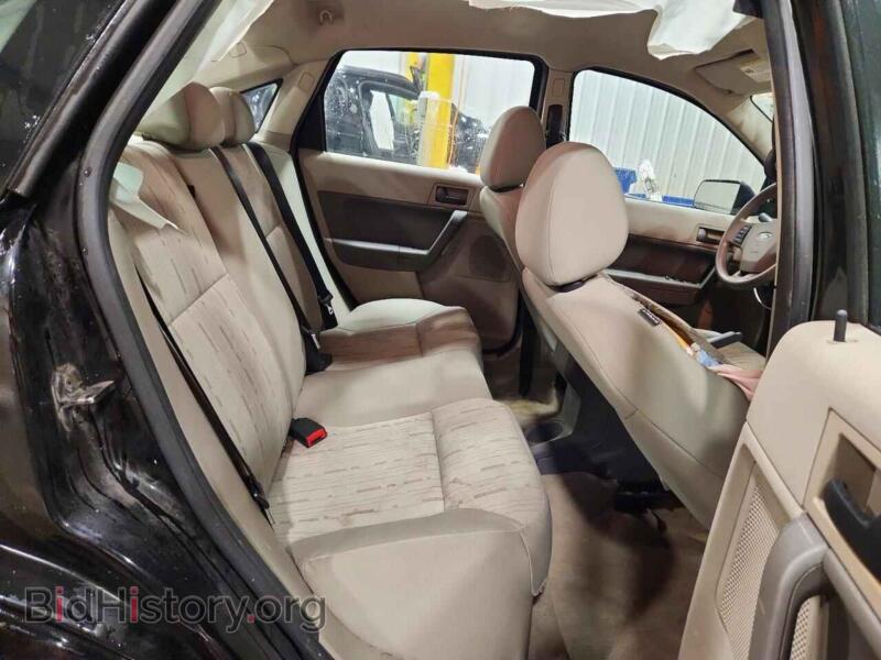 2010 Ford FOCUS (VIN 1FAHP3FN9AW238260) — photo 10 of 12