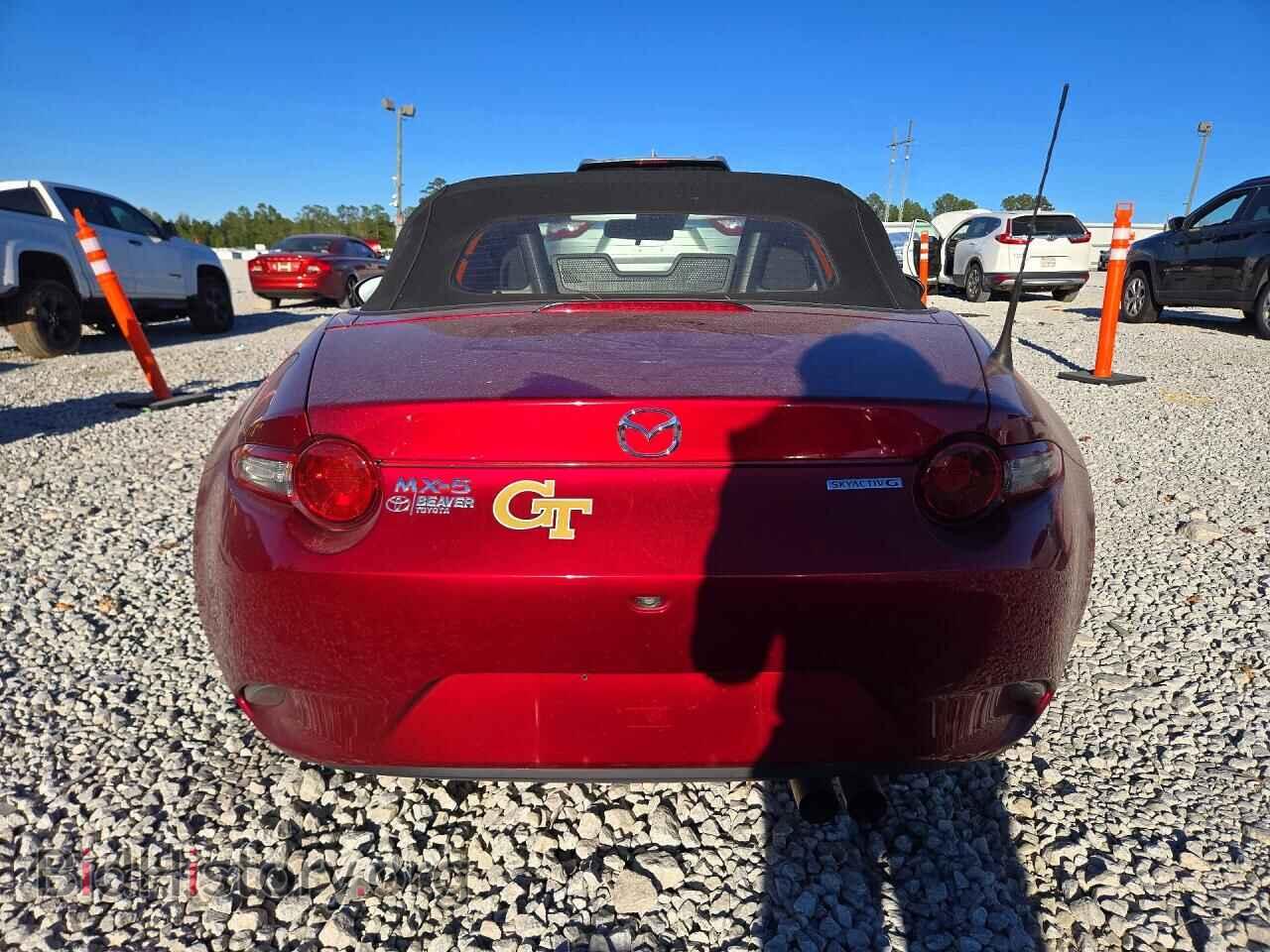 2020 Mazda MX5 (VIN JM1NDAB76L0417332) — photo 6 of 12