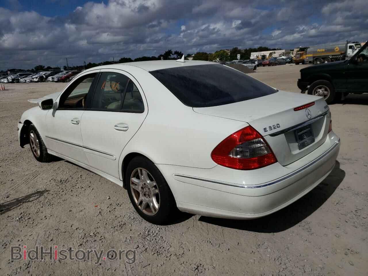 2007 MERCEDES-BENZ E-CLASS - VIN: WDBUF22X67A995893 - Фото 2