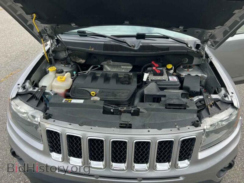 2017 Jeep COMPASS (VIN 1C4NJDBB6HD105879) — photo 7 of 10