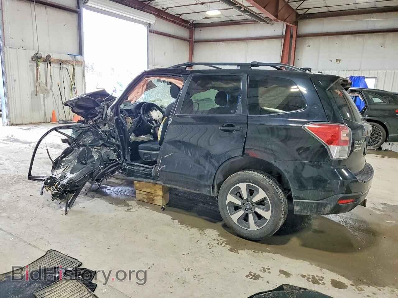 2018 SUBARU FORESTER - VIN: JF2SJAEC9JH617156 - Фото 2