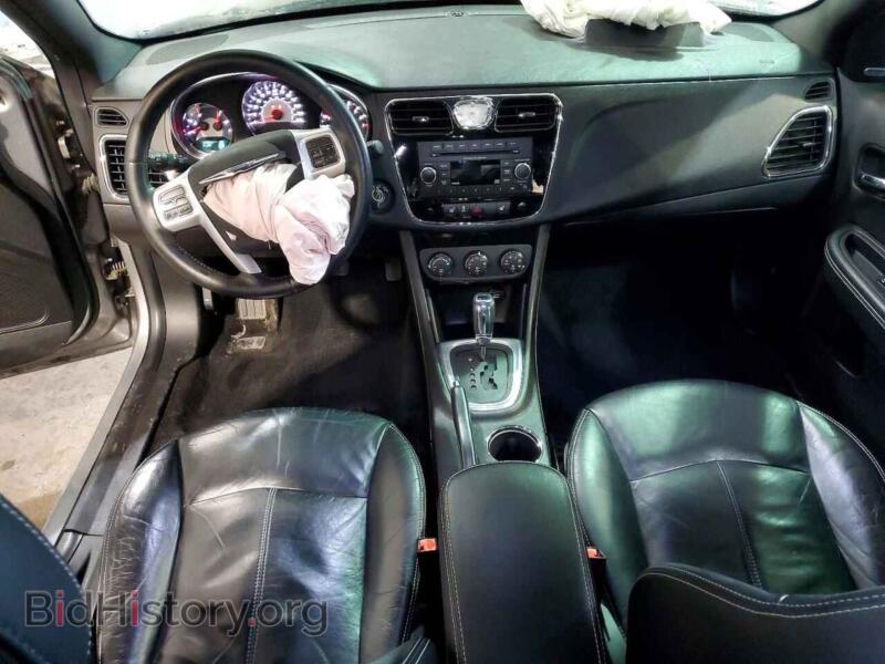 2013 Chrysler 200 (VIN 1C3CCBCG7DN570857) — photo 8 of 14