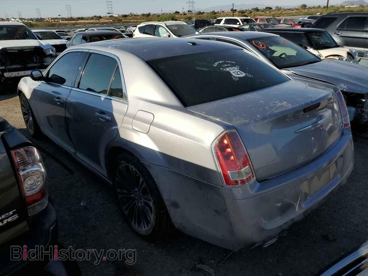 2013 CHRYSLER 300 - VIN: 2C3CCABT5DH679108 - Фото 2