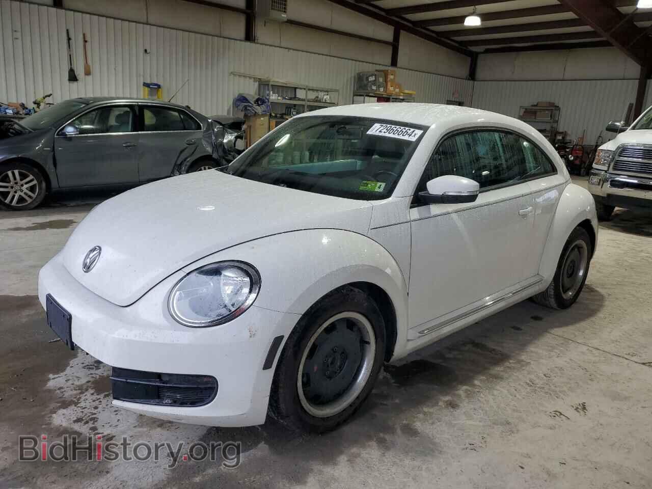 Photo 3VWJP7AT6CM613109 - VOLKSWAGEN BEETLE 2012