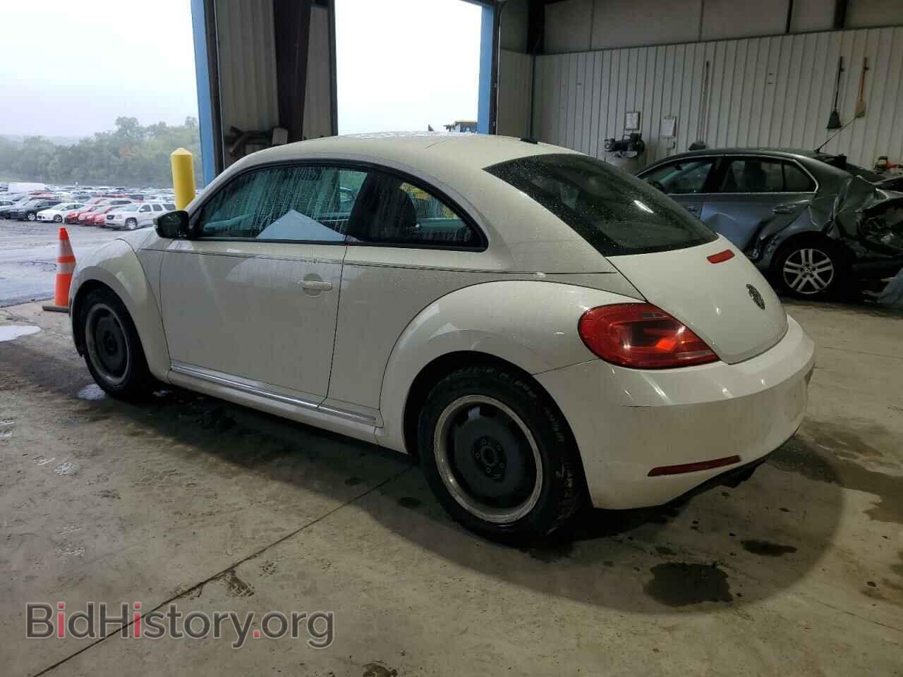 2012 VOLKSWAGEN BEETLE - VIN: 3VWJP7AT6CM613109 - Фото 2