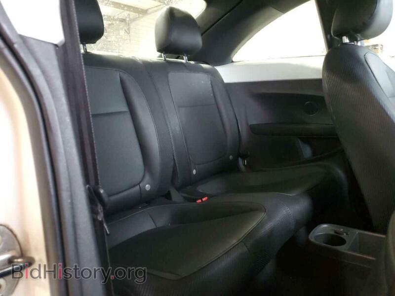2012 Volkswagen BEETLE (VIN 3VWJP7AT6CM613109) — photo 10 of 12