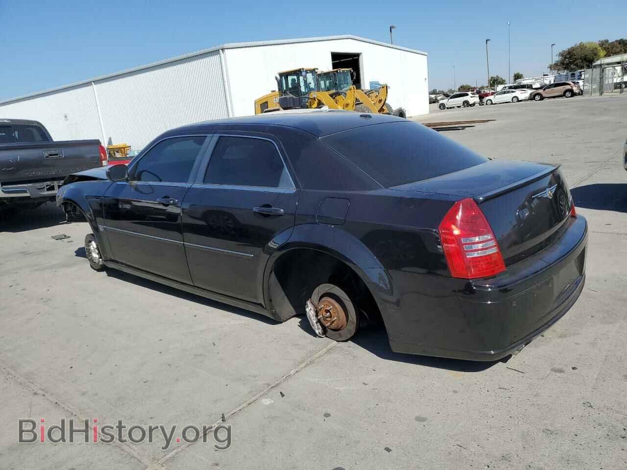 2007 CHRYSLER 300 - VIN: 2C3LA73W37H660112 - Фото 2