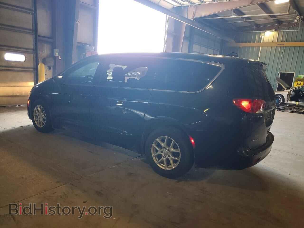 2017 CHRYSLER PACIFICA - VIN: 2C4RC1DGXHR552652 - Photo 2