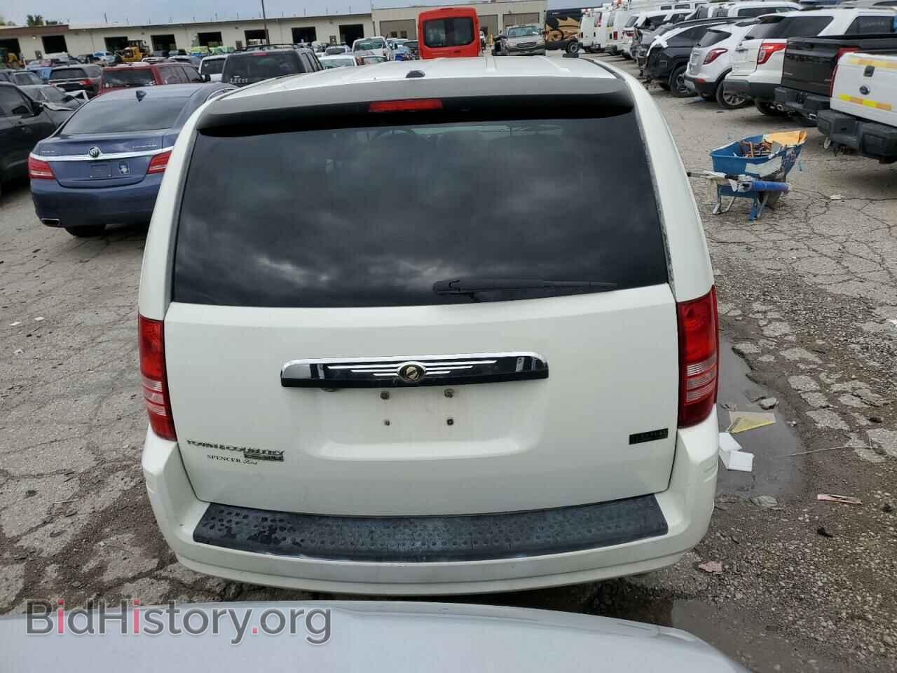 2008 CHRYSLER MINIVAN - VIN: 2A8HR44H48R781924 - Фото 6