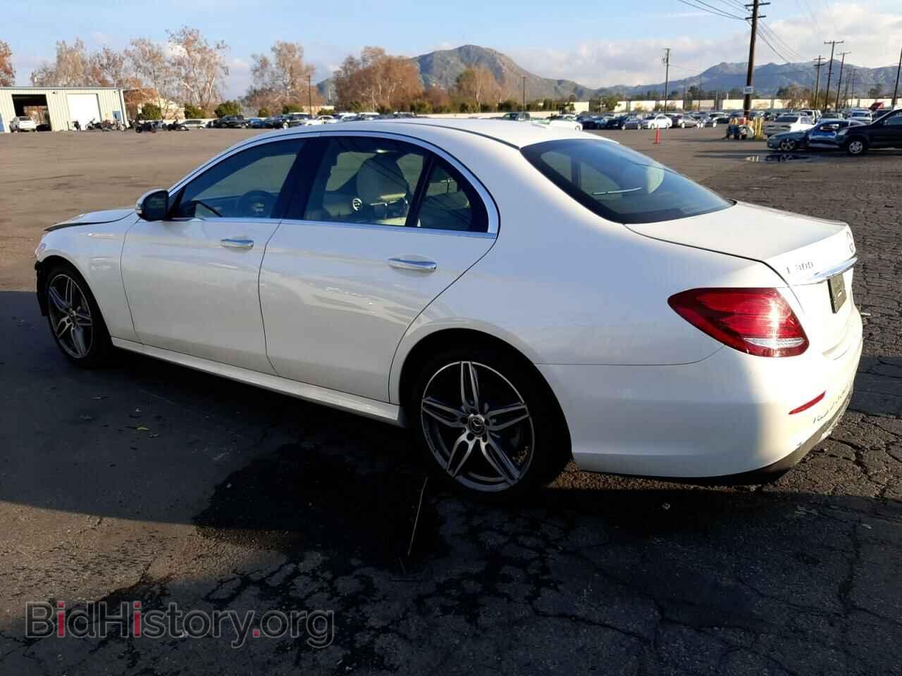 2019 MERCEDES-BENZ E-CLASS - VIN: WDDZF4JB4KA592499 - Фото 2