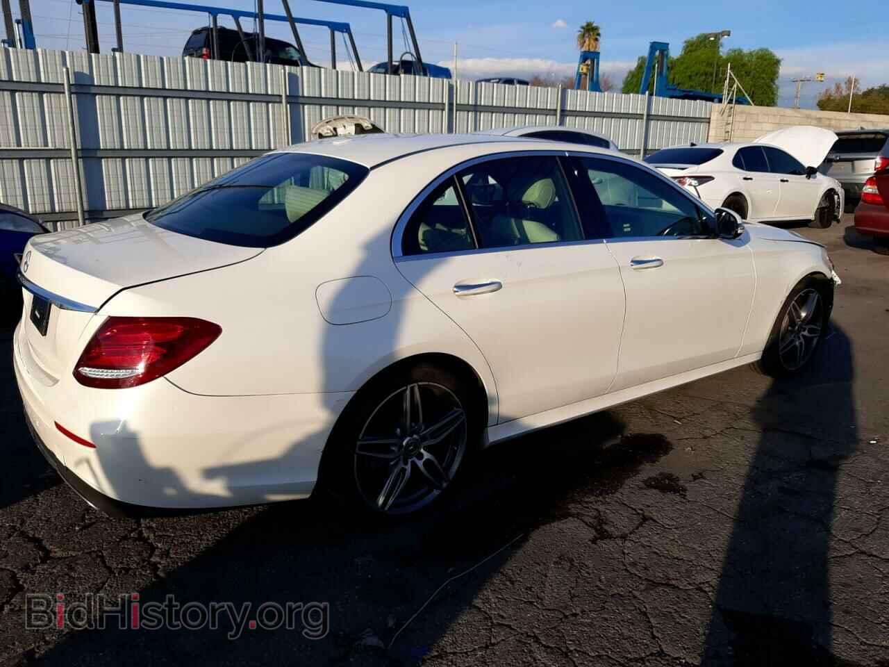 2019 MERCEDES-BENZ E-CLASS - VIN: WDDZF4JB4KA592499 - Фото 3