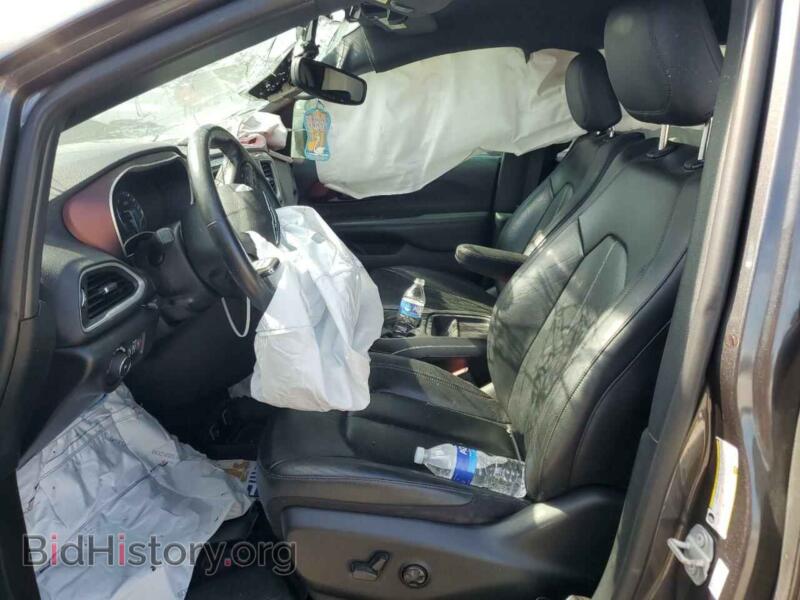 2020 Chrysler PACIFICA (VIN 2C4RC1BGXLR111275) — photo 7 of 13