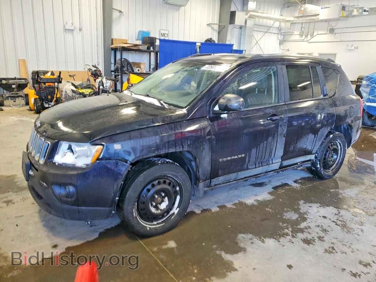 Photo 1J4NF4FBXBD136517 - JEEP COMPASS 2011