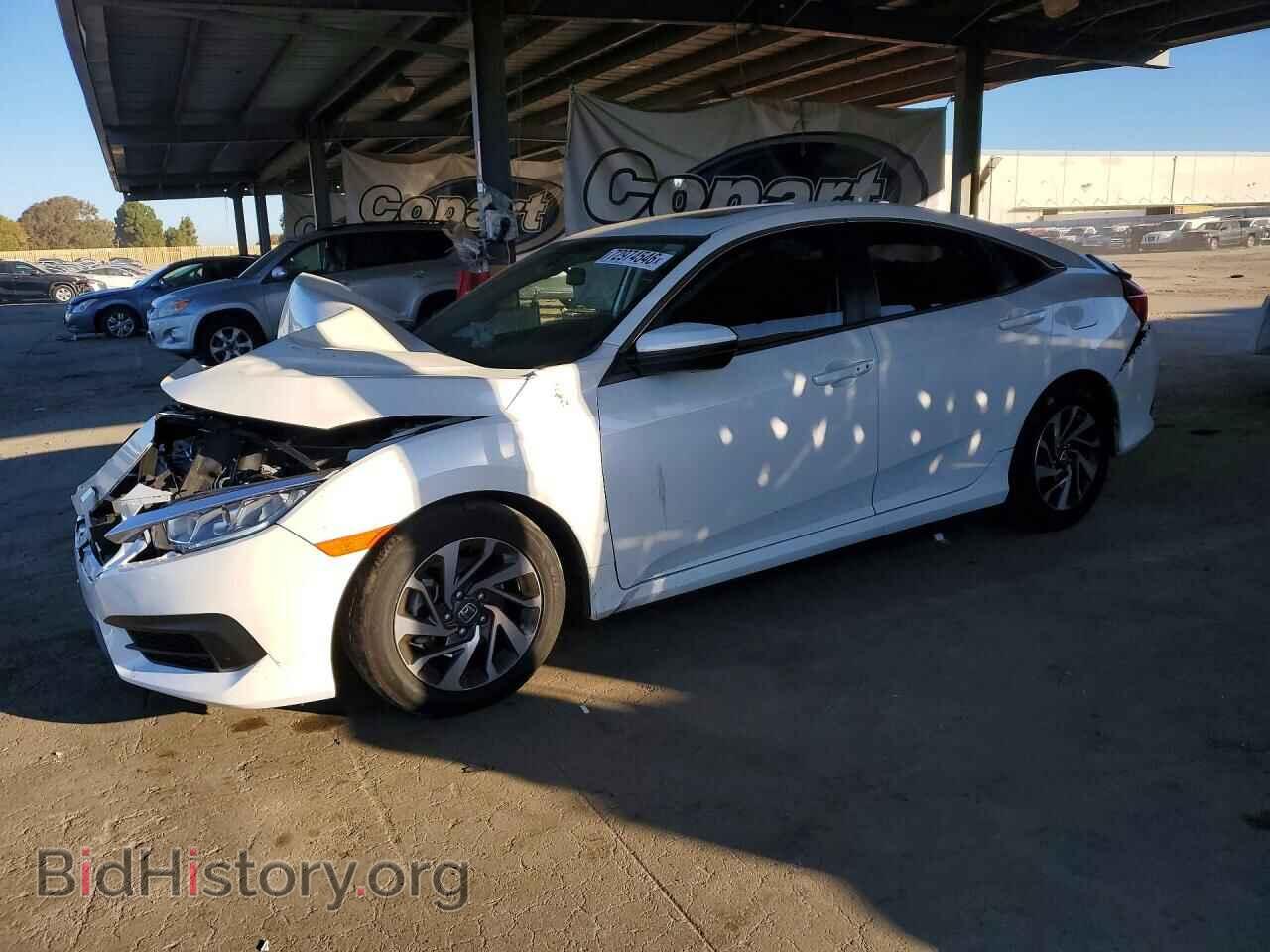 Photo 19XFC2F75JE209065 - HONDA CIVIC 2018