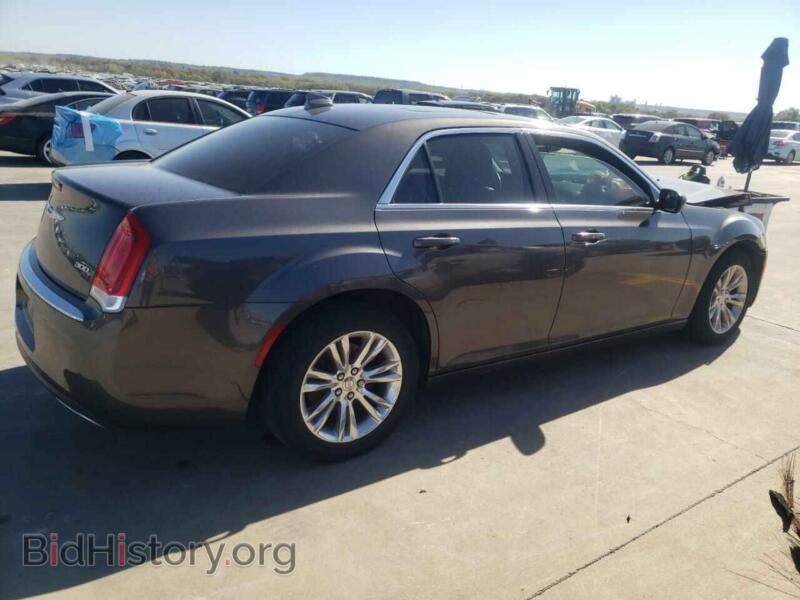 2017 Chrysler 300 (VIN 2C3CCAAG2HH506222) — фото 3 из 12