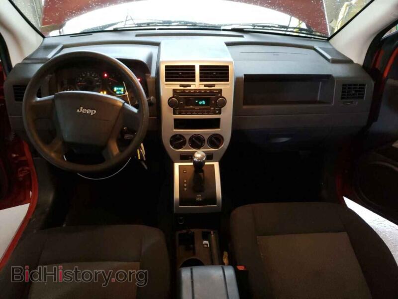 2008 Jeep COMPASS (VIN 1J8FF47W88D531759) — фото 8 из 14