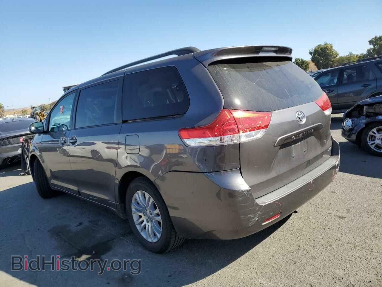 2011 TOYOTA All Models - VIN: 5TDYK3DC3BS099884 - Фото 2