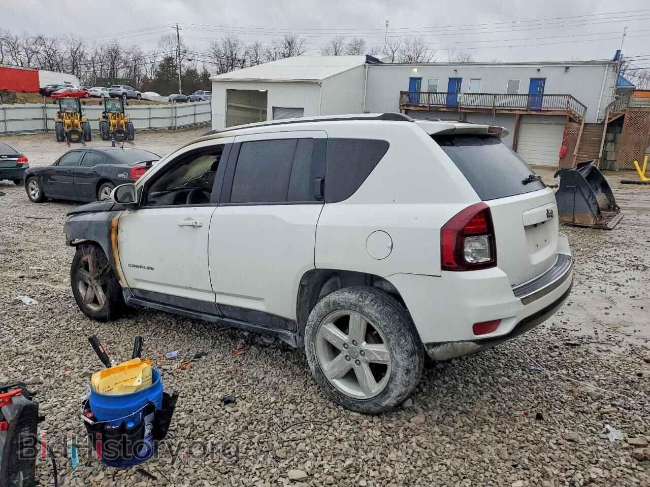 2014 JEEP COMPASS - VIN: 1C4NJCEA8ED888907 - Фото 2