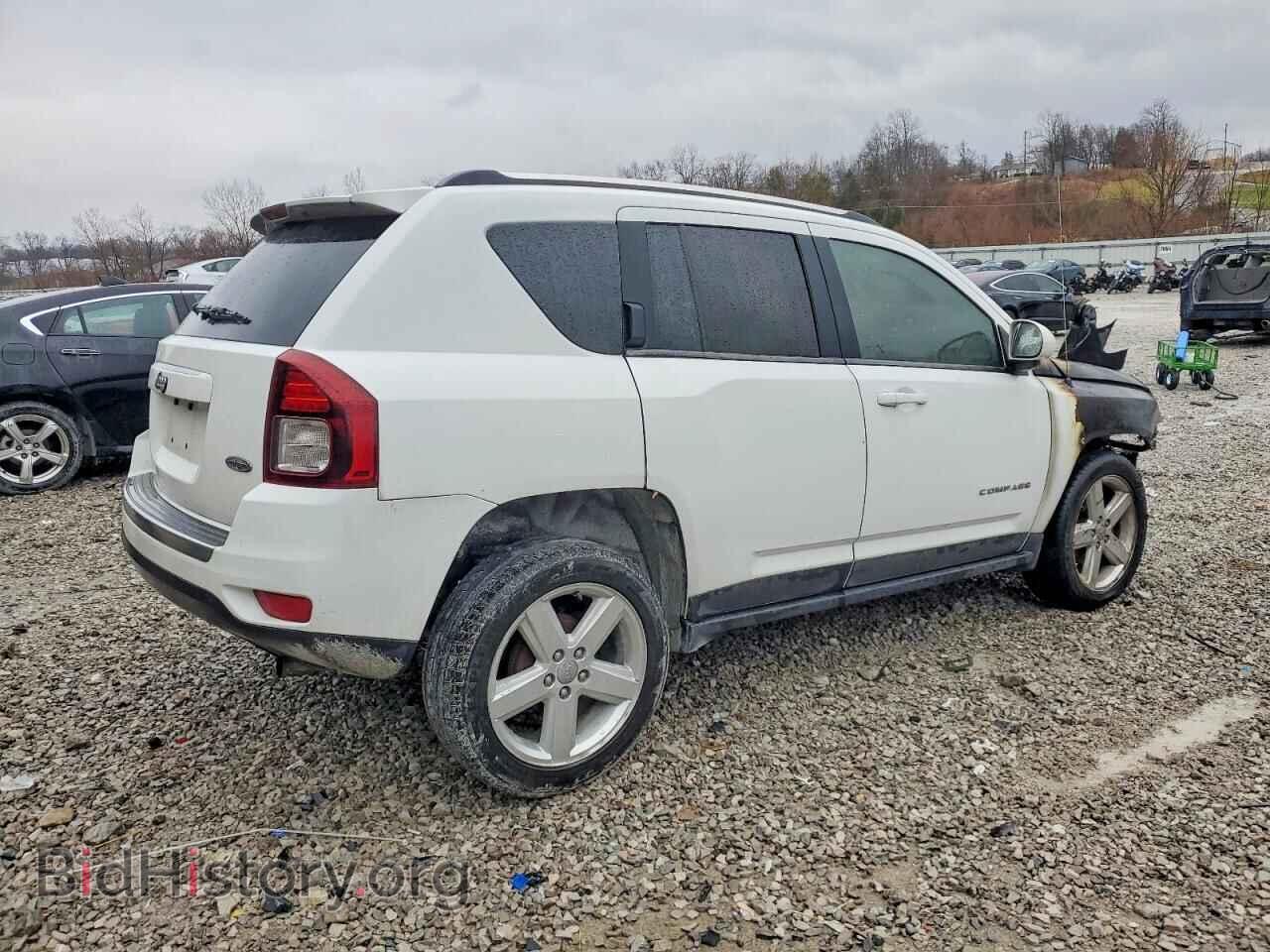 2014 JEEP COMPASS - VIN: 1C4NJCEA8ED888907 - Фото 3