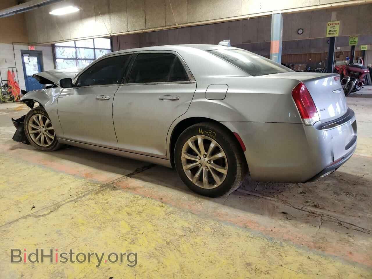 2016 CHRYSLER 300 - VIN: 2C3CCARG8GH230468 - Фото 2