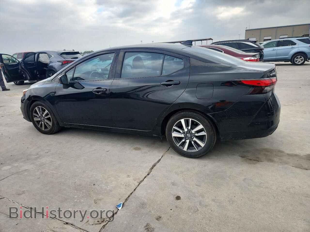 2020 Nissan VERSA (VIN 3N1CN8EV7LL807952) — фото 2 из 14