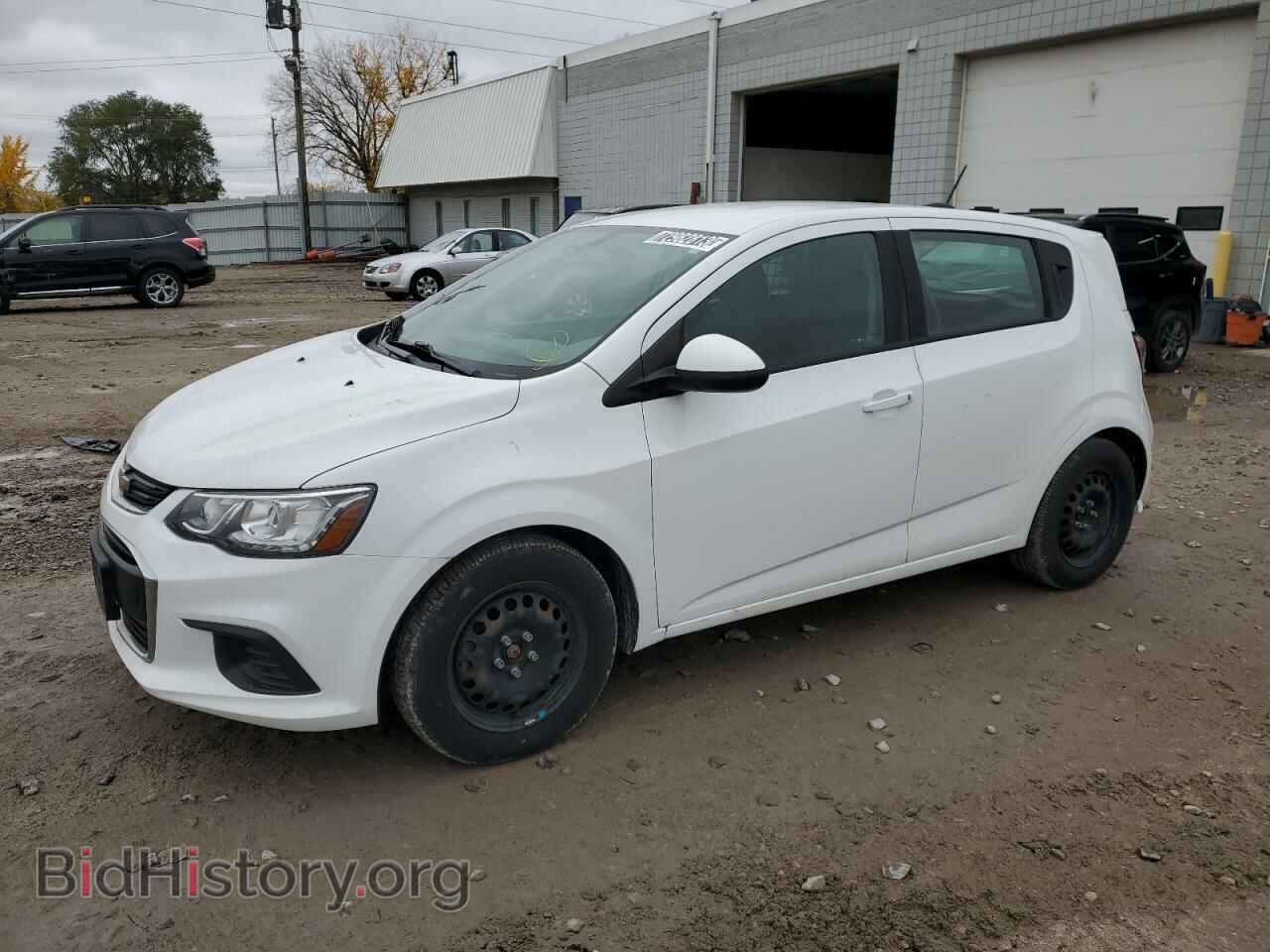 Photo 1G1JG6SH8J4131864 - CHEVROLET SONIC 2018