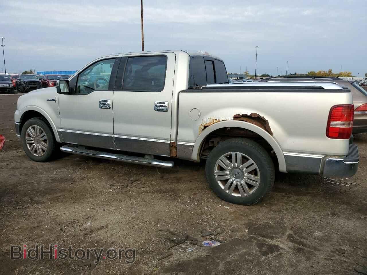 2006 LINCOLN MARK LT - VIN: 5LTPW18516FJ18239 - Фото 2