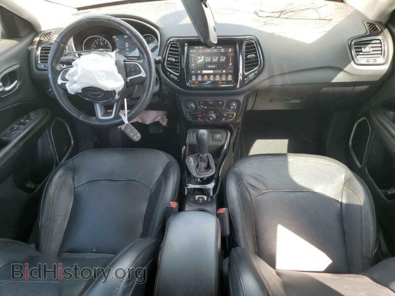 2020 Jeep COMPASS (VIN 3C4NJCCB9LT155607) — фото 8 из 13