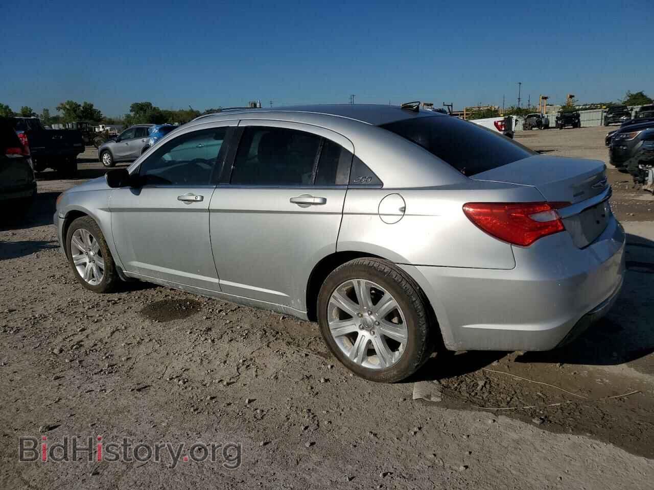 2011 CHRYSLER 200 - VIN: 1C3BC1FG5BN614675 - Фото 2