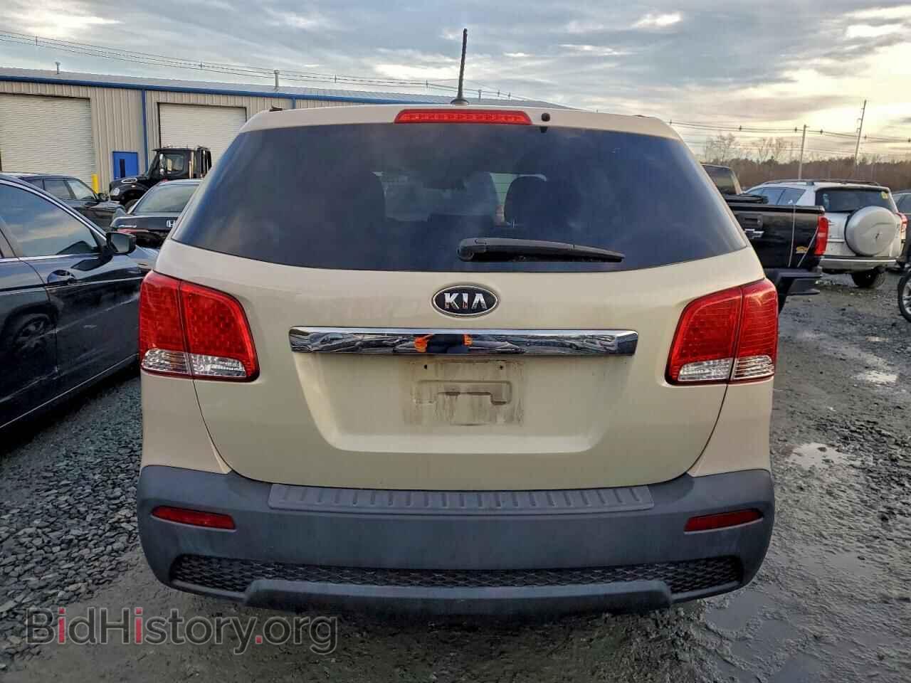 2011 KIA SORENTO - VIN: 5XYKTCA14BG128702 - Фото 6