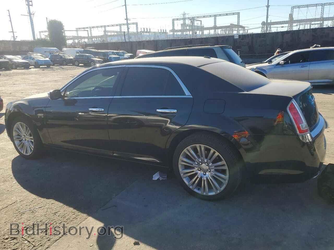 2011 CHRYSLER 300 - VIN: 2C3CA6CTXBH522320 - Фото 2